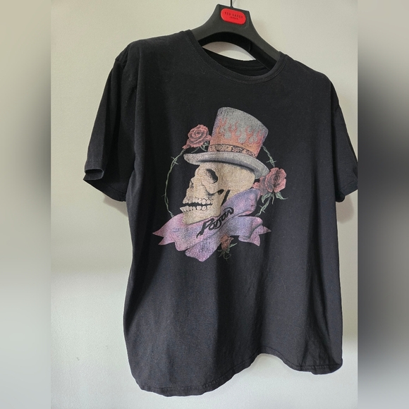 Poison Graphic Tee with Skull and Roses. Size XL - Picture 3 of 8